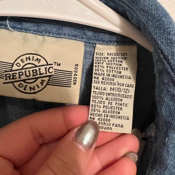 Vintage Denim Vest with Floral Blouse - Picture 4 of 8